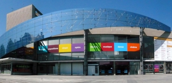 Façade de la Maison de la Culture d'Amiens.